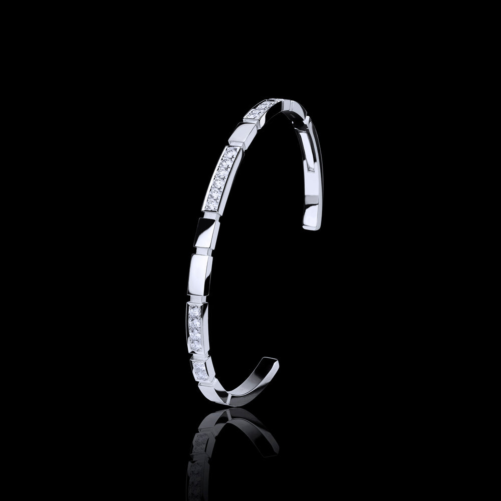 Eternal Alternate diamond Mini bangle in 18ct white gold by Stefano Canturi