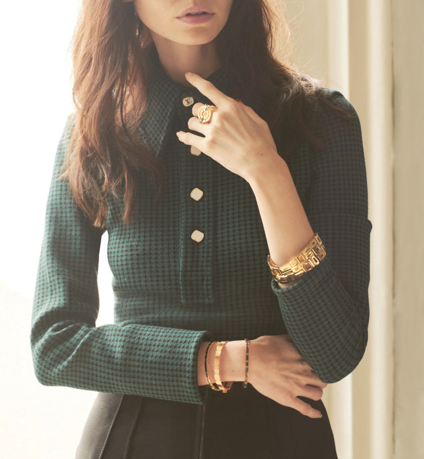 Regina double link diamond and Australian black sapphire ring in 18ct yellow gold by Stefano Canturi