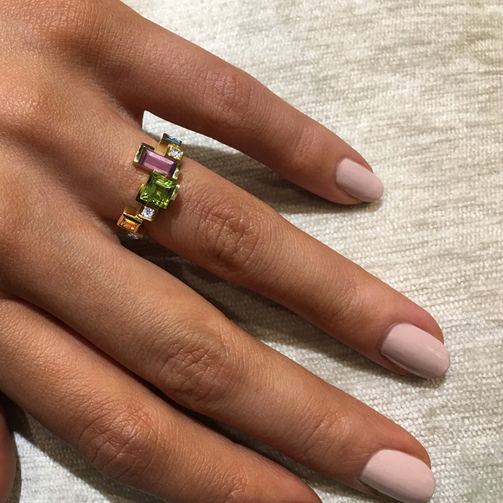 Cubism Colourburst single row gemstone ring in yellow gold by Stefano Canturi